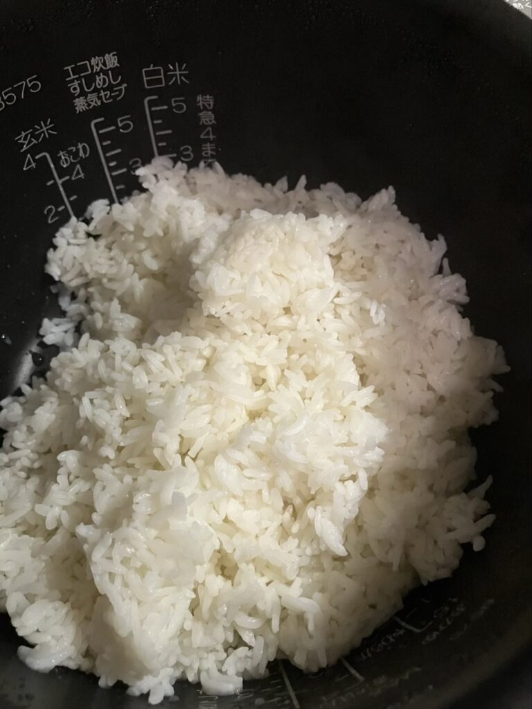 テンペを取り除いて、炊きあがったご飯を混ぜた後の様子。