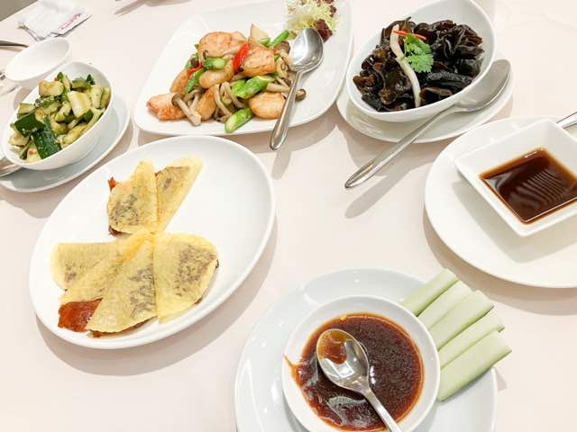 北京ダックとホタテの炒め物。レイガーデンLeigardenのおすすめ料理