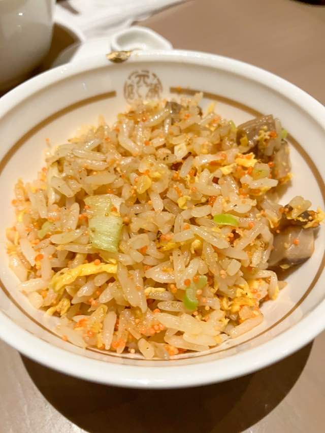 四川飯店のとびこ入り炒飯。今まで食べた炒飯の中で一番美味しかったと断言できる。